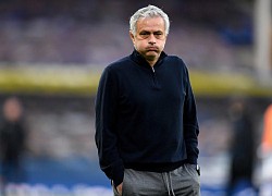 Mourinho bị sa thải: Lỗi thời và độc đoán