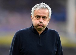 Rooney: 'Tottenham bị điên khi sa thải Mourinho trước chung kết'