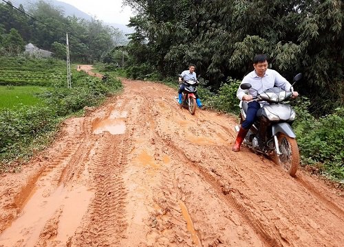 Thầy trò điểm trường Nác (Thái Nguyên): Mong con đường... không trơn trượt