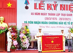 Trại giam Xuân Lộc kỷ niệm 45 năm thành lập và đón nhận Huân chương Bảo vệ Tổ quốc hạng nhất