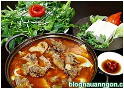 Trổ tài làm món lẩu vịt măng cay khiến cả nhà mê mệt!