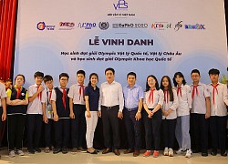 Vinh danh 120 học sinh giành giải Vật lý và khoa học quốc tế