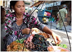 35 năm bánh mì bò lá lốt chị Lan thơm nức xóm Chiếu