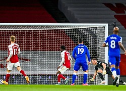 Bernd Leno mắc sai lầm, Arsenal thua muối mặt Everton