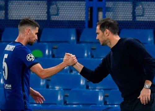 Jorginho chê Lampard "quá non" khi dẫn dắt Chelsea