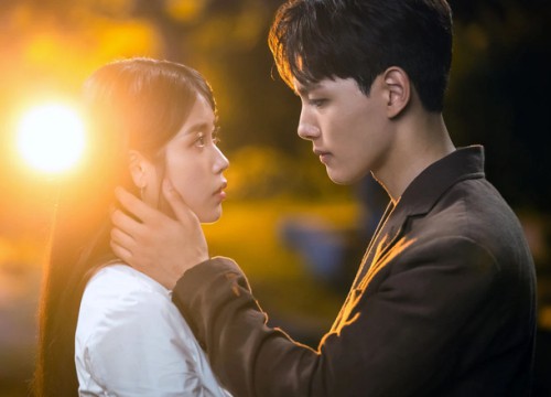 Đau đầu chọn couple có "chemistry" đỉnh nhất Kpop: Hyeri - Park Bo Gum có "plot twist" gây sốc, IU mê luôn tài tử kém 4 tuổi?