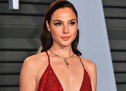 Gal Gadot mất đầu ngón tay sau tai nạn nấu ăn