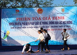 Mất mát giữa sân trường