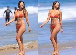 Nữ MC nổi tiếng Jennifer Lahmers đẹp như mộng với bikini bé xíu ở biển