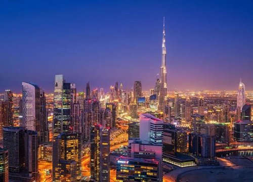 Thành phố Dubai đẹp như phim khoa học viễn tưởng khi đêm xuống