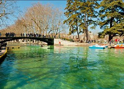 Vẻ đẹp như cổ tích của thị trấn được mệnh danh là 'em gái Venice'