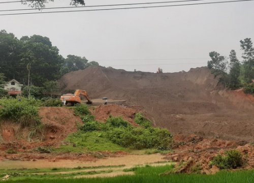 Yên Bái: Vỡ đập hồ chứa thải Nhà máy Quặng sắt Làng Mỵ, hàng ngàn m3 đất đá đổ xuống khu dân cư