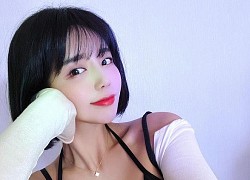 Diện quần siêu ngắn rồi làm nhiều hành động phản cảm trên sóng, nữ streamer bị CĐM ném đá dữ dội