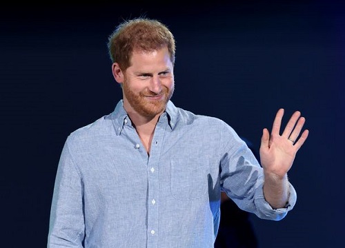 Harry xuất hiện công khai sau khi về Mỹ trong sự kiện quy tụ toàn sao, còn Meghan bị bóc trần lý do đòi chuyển nhà tận 2 lần khi ở Hoàng gia