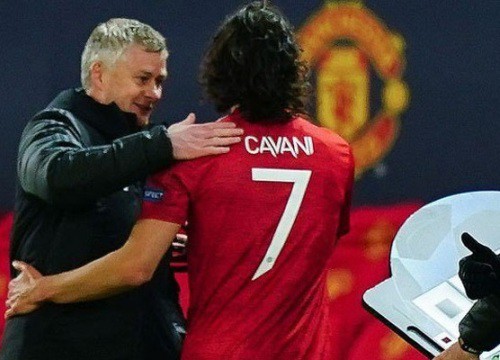 Lý do MU không nên gia hạn Cavani