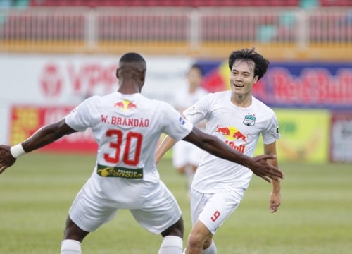 Văn Toàn dẫn đầu trong danh sách cây săn bàn tại V.league