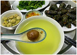 Canh rau muống vắt chanh hay dầm sấu