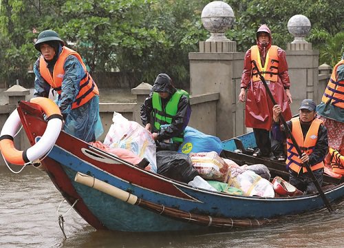 "Cứ thế này rồi nghệ sĩ không dám làm từ thiện nữa. Ai cứu dân?": Bản tin của VTV đã cho dư luận một câu trả lời