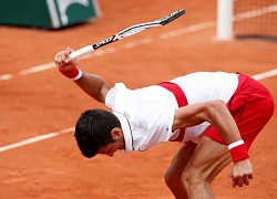 Djokovic lại... đập vợt ở bán kết Belgrade Open