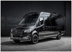 Xe dịch vụ Mercedes-Benz Sprinter với gói độ phong cách bóng đêm