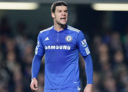 Ballack xem chung kết Champions League trong hộp đêm thoát y