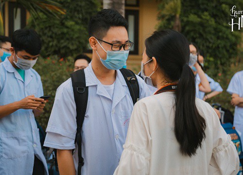 Lá thư bác sĩ trẻ gửi người yêu từ tâm dịch Bắc Giang: "Anh đi chưa biết bao giờ về, nhưng em đừng buồn"