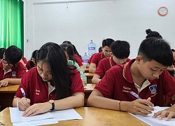 Chạy dịch Covid-19, học trò Sài Gòn &quot;vắt chân lên cổ&quot; ngày thi 3 - 4 môn