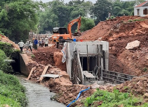 Hoàn thành cống Chuông trước mùa mưa, lũ năm nay