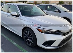 Honda Civic đời mới lần đầu lộ diện ngoài đời thực - Đối thủ trực diện của Mazda3 và Hyundai Elantra