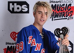 Justin Bieber bị chỉ trích vì để tóc bện thừng