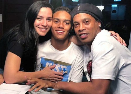 Người phụ nữ bí ẩn sinh con với Ronaldinho