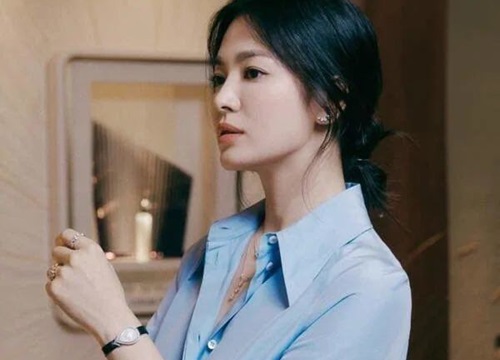 "Nữ thần áo sơmi" gọi tên Song Hye Kyo