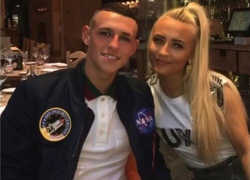 Phil Foden trưởng thành nhờ WAG giàu lòng vị tha