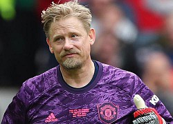 Schmeichel mắng fan MU làm loạn là ngu ngốc