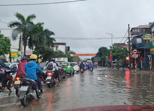 Thái Nguyên: Nhiều tuyến đường bị ngập lụt sau trận mưa lớn