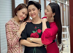 Bà Bạch Cúc trong ngày quay cuối tại Hướng dương ngược nắng, được Hồng Diễm khen "rất ngây thơ"