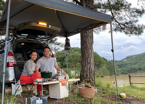 Cặp vợ chồng biến ô tô thành lều trại đi camping khắp nơi, tiện đâu ngủ đó mà sang trọng không thua khách sạn