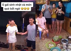 Cô gái chưng hửng khi nhận quà sinh nhật