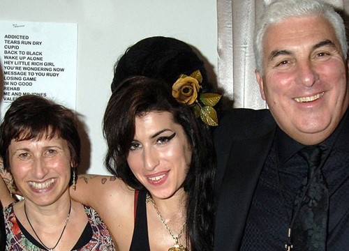 Đấu giá quần áo của Amy Winehouse