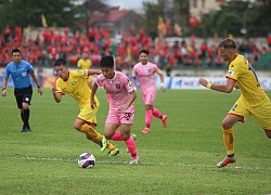 Hồng Lĩnh Hà Tĩnh và "màu hồng đổi vận" của HLV Nguyễn Thành Công