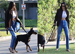 Kendall Jenner khoe body chuẩn đẹp khi dắt thú cưng đi dạo