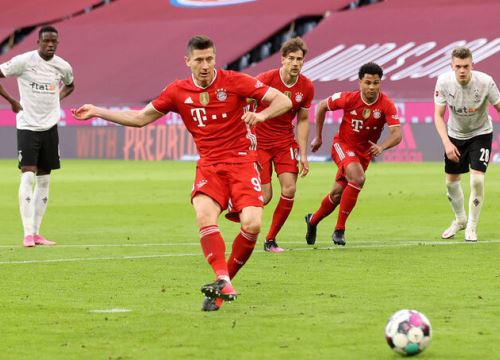 Lewandowski tiệm cận kỷ lục của Gerd Muller