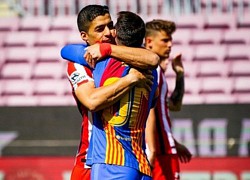 Ngày về Camp Nou kém vui của Suarez