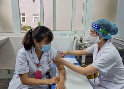 Vì sao nữ nhân viên y tế tại An Giang qua đời sau khi tiêm vaccine COVID-19?