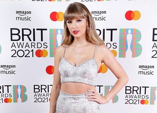 Dàn mỹ nhân chuộng váy xẻ ngực sâu tại Brit Awards 2021