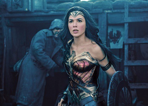 Gal Gadot từng bị đạo diễn 'The Avengers' uy hiếp