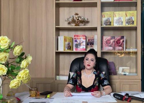 Hot: Bà Phương Hằng - vợ Dũng "lò vôi" bất ngờ tuyên bố "khởi kiện NSND Hồng Vân ra toà vì tội vu khống doanh nghiệp", nhiều người bày tỏ "ủa, là sao?"