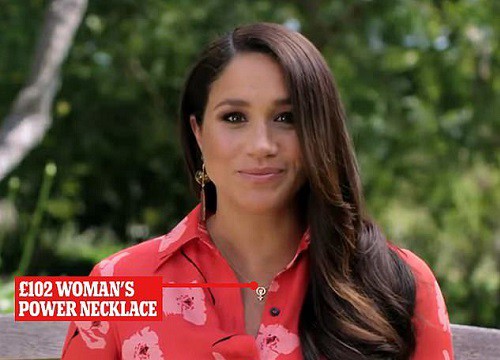 Meghan Markle lôi cả Công nương Diana vào cuộc chiến thách thức Hoàng gia Anh, bằng chứng ở một món phụ kiện nhỏ xíu