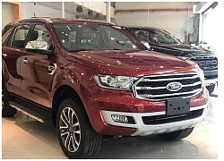 Mới ra mắt thị trường, Ford Everest phiên bản mới đã hạ giá sâu bất ngờ