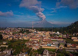 Núi lửa Sinabung của Indonesia tiếp tục phun trào